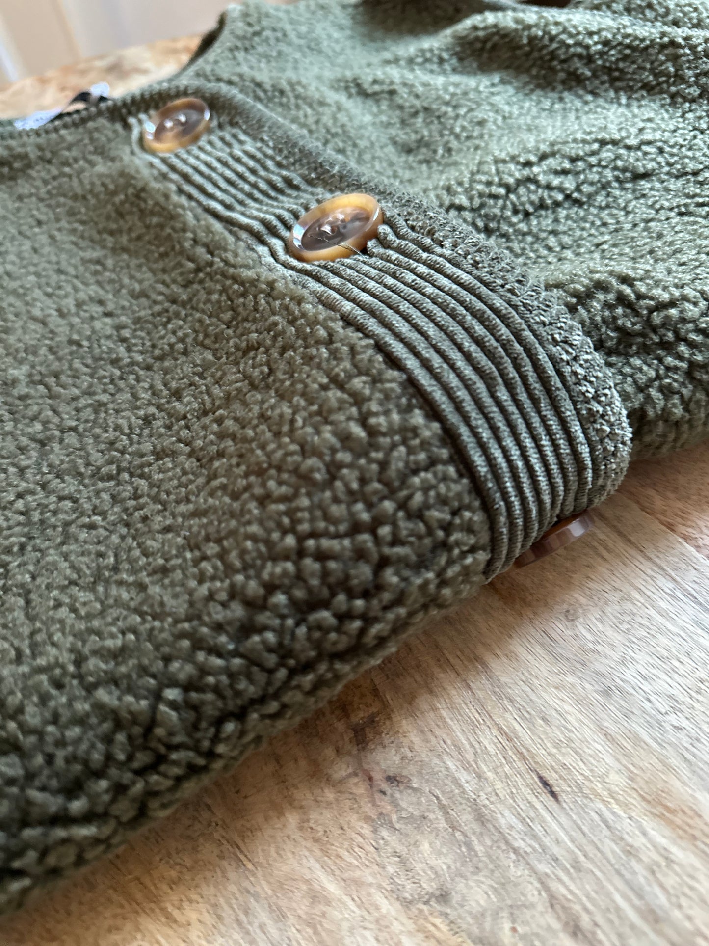 "MARIE" Teddyweste mit Cord-Knopfleiste khaki