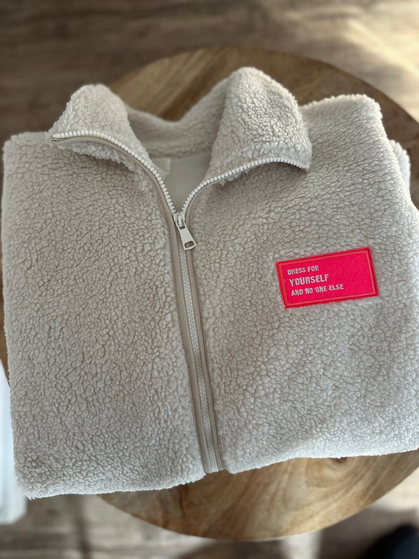 "LINA" Oversize Teddyjacke mit Patch creme