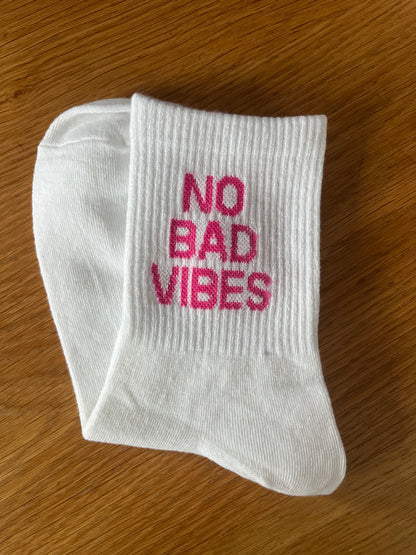 "BEN" Socks mit Schriftzug NO BAD VIBES